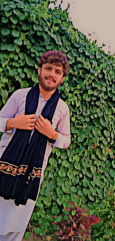 بچي معلم