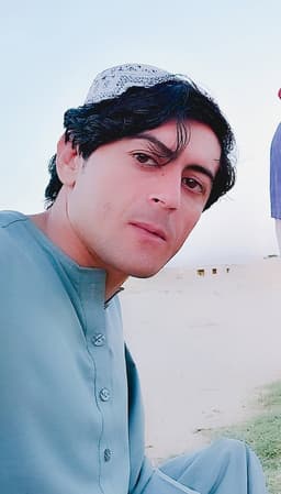 مرد احسان الله تکل